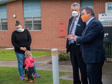 Frank McGuireMP Taylors Gully Lighting 15