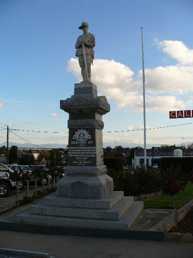 Soldiers War Memorial (Cenotaph) 2.jpg